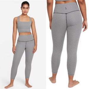 Nike Women's Dri-FIT Gingham Cropped Yoga Leggings